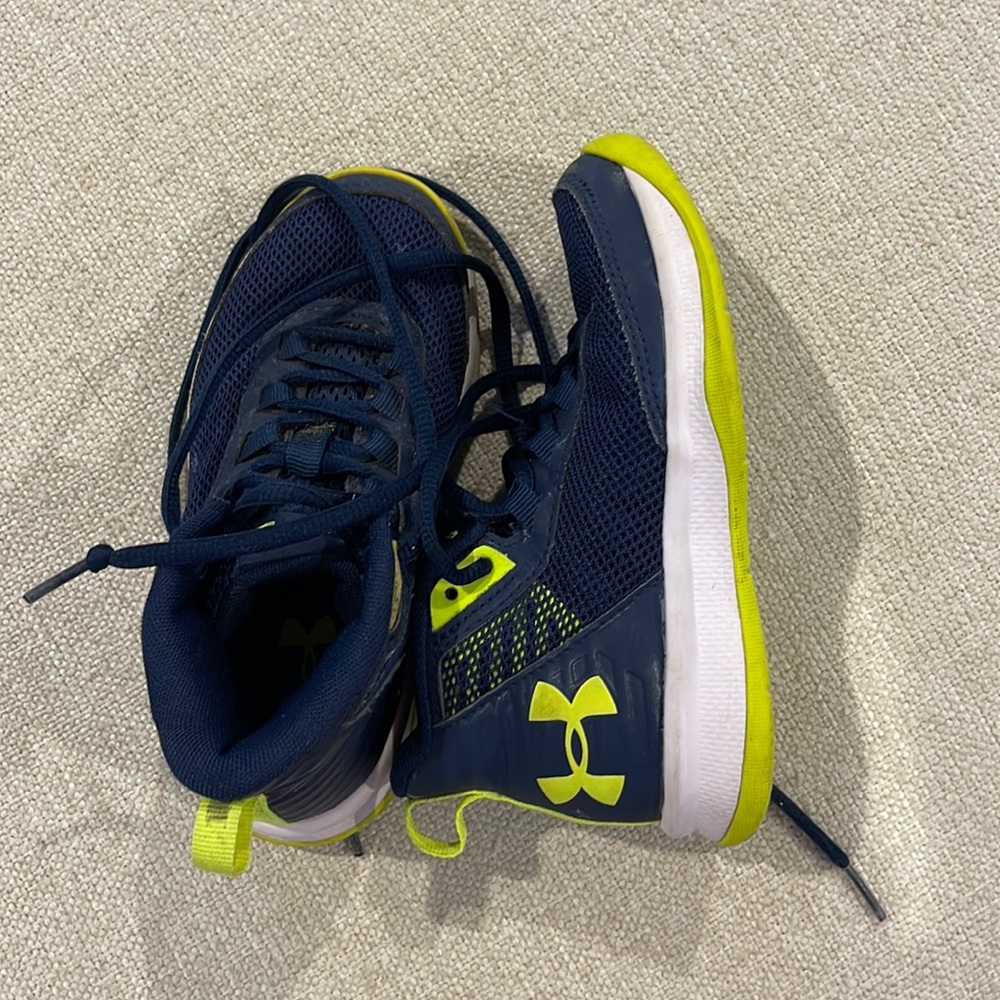 Under armor basketball shoes 11k